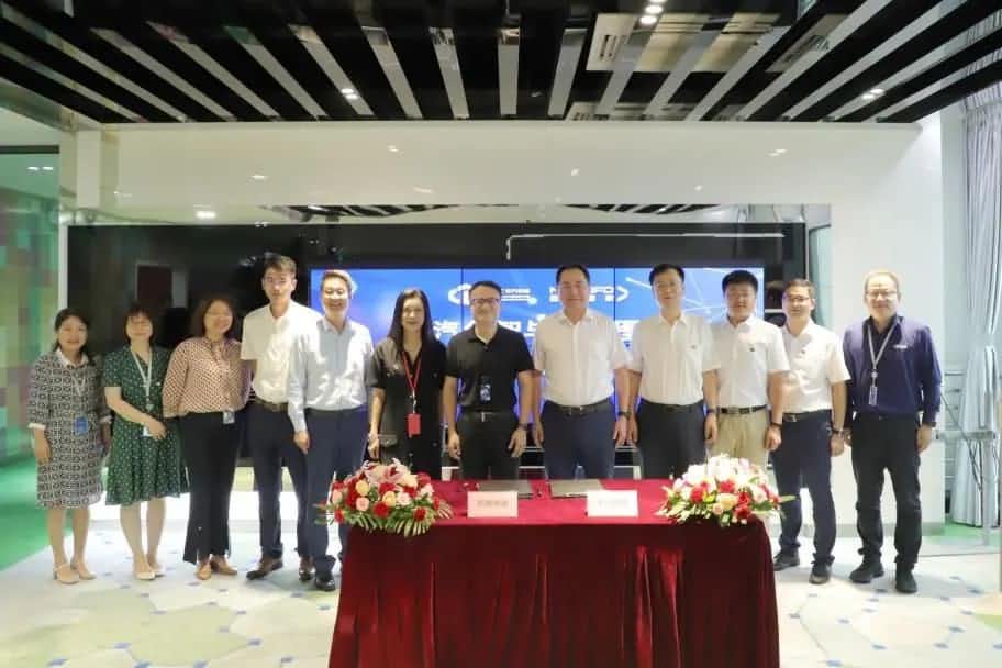 腾博官网与中汽创智签定战术合作框架和谈 集中优势推动汽车智能化发展