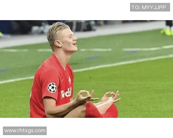 球星打坐足球神技展示 激发全场惊叹与热议 球星打坐足球神技展示 激发全场惊叹与热议