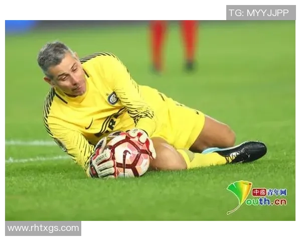 足球边后卫历史双雄谁是当今最强传奇球员解析 足球边后卫历史双雄谁是当今最强传奇球员解析