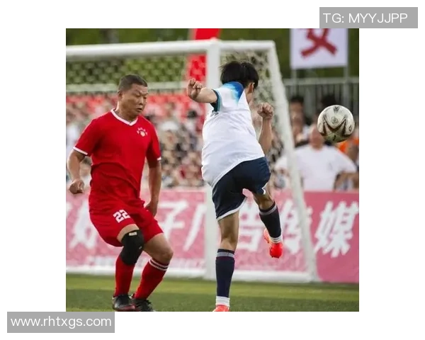 奔跑中的足球明星瞬间展现速度与激情的视频精彩回顾 奔跑中的足球明星瞬间展现速度与激情的视频精彩回顾